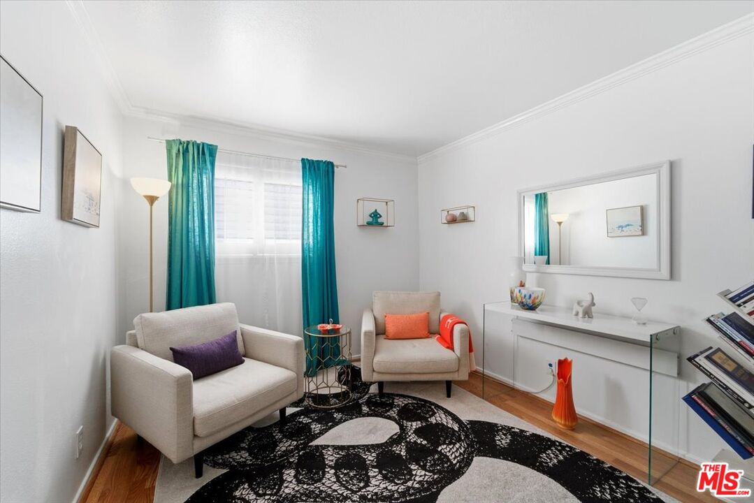 22030 Calvert St Unit: 6