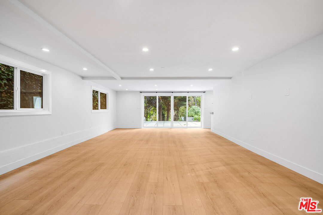 967 Wellesley Ave