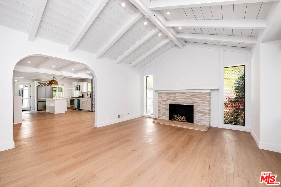967 Wellesley Ave