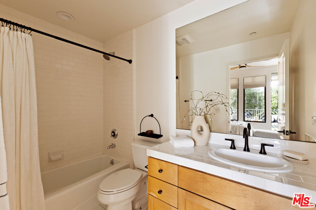 5625 Crescent Park Unit: 132