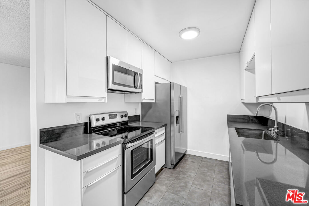 919 N N Alfred St Unit: 204