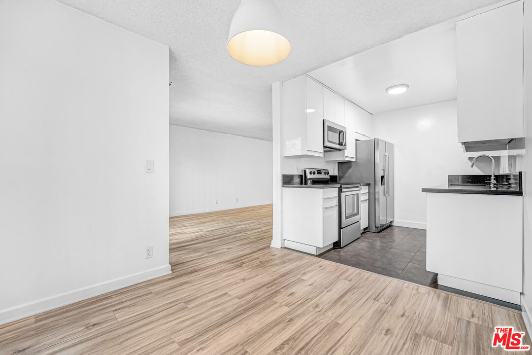 919 N N Alfred St Unit: 204