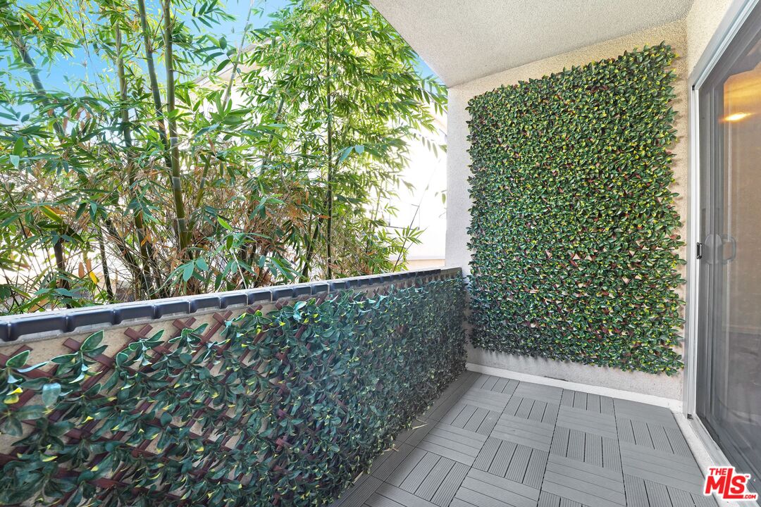 919 N N Alfred St Unit: 203