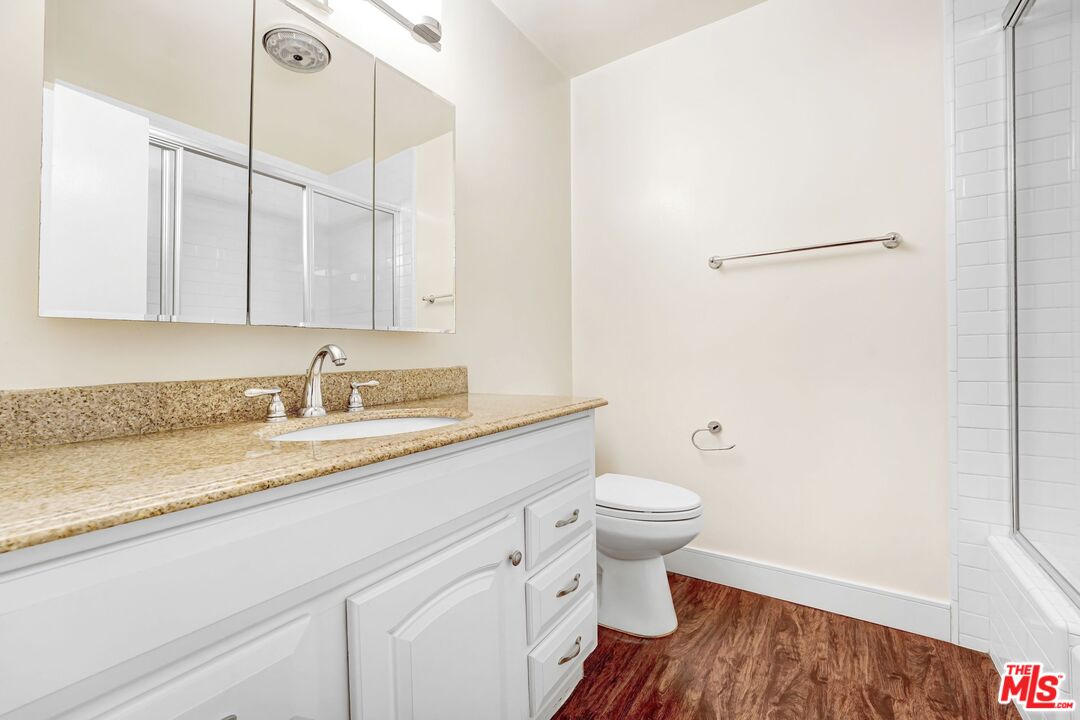 919 N N Alfred St Unit: 203