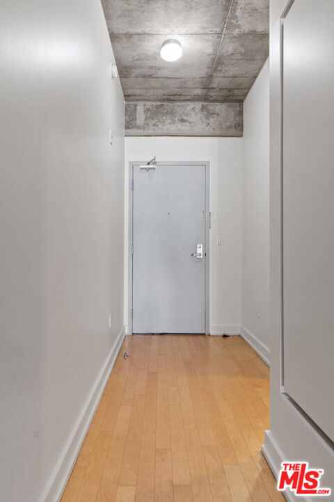 645 W 9th St Unit: 607