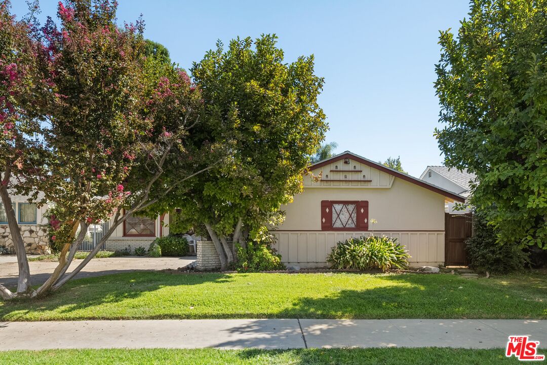 5832 Ranchito Ave