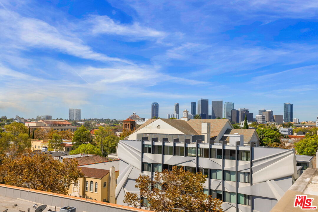 132 S Maple Dr Unit: PH3