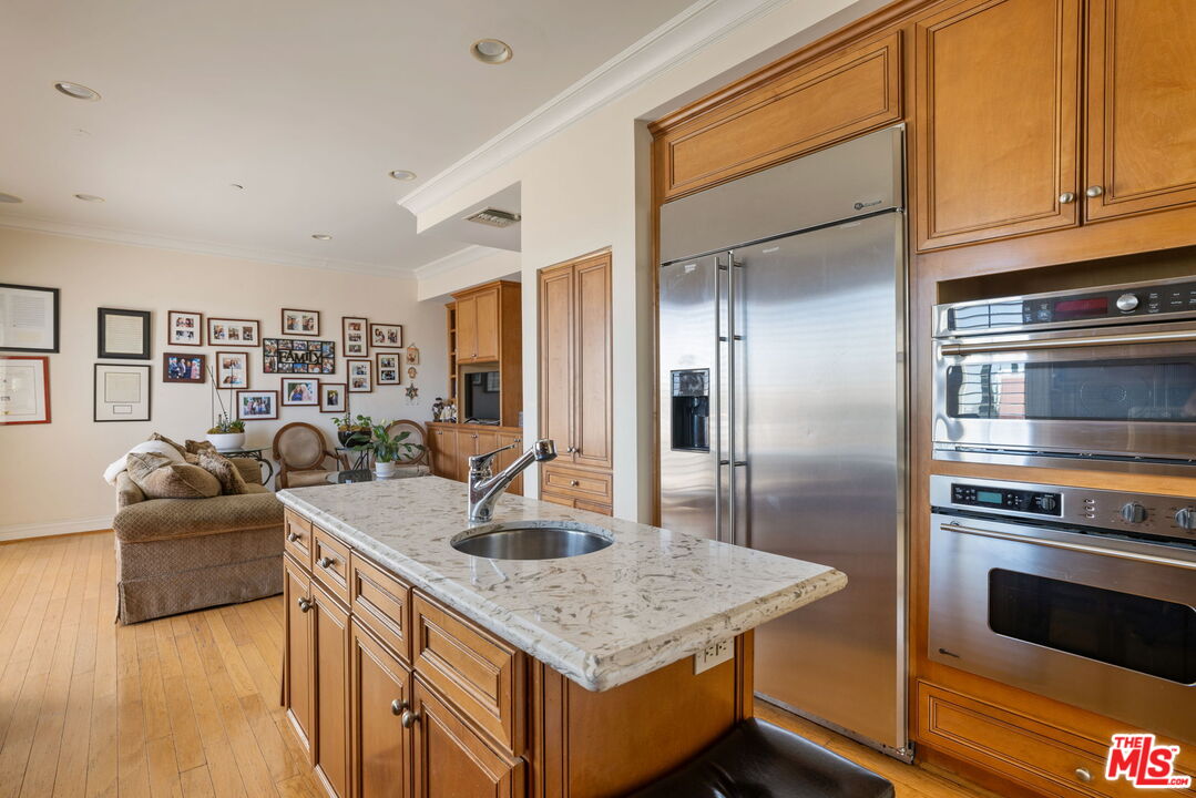 132 S Maple Dr Unit: PH3