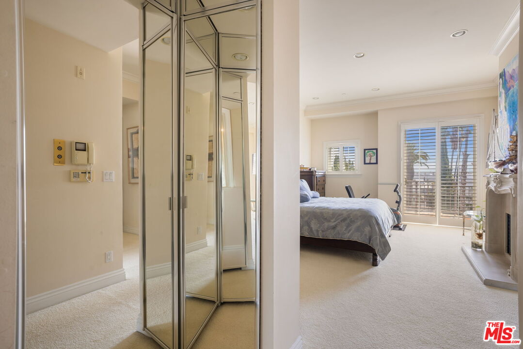132 S Maple Dr Unit: PH3