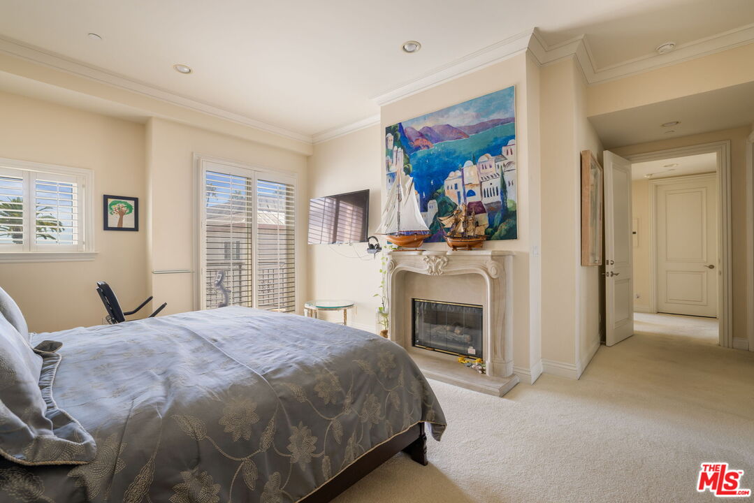 132 S Maple Dr Unit: PH3