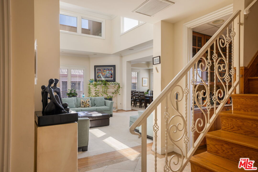 132 S Maple Dr Unit: PH3