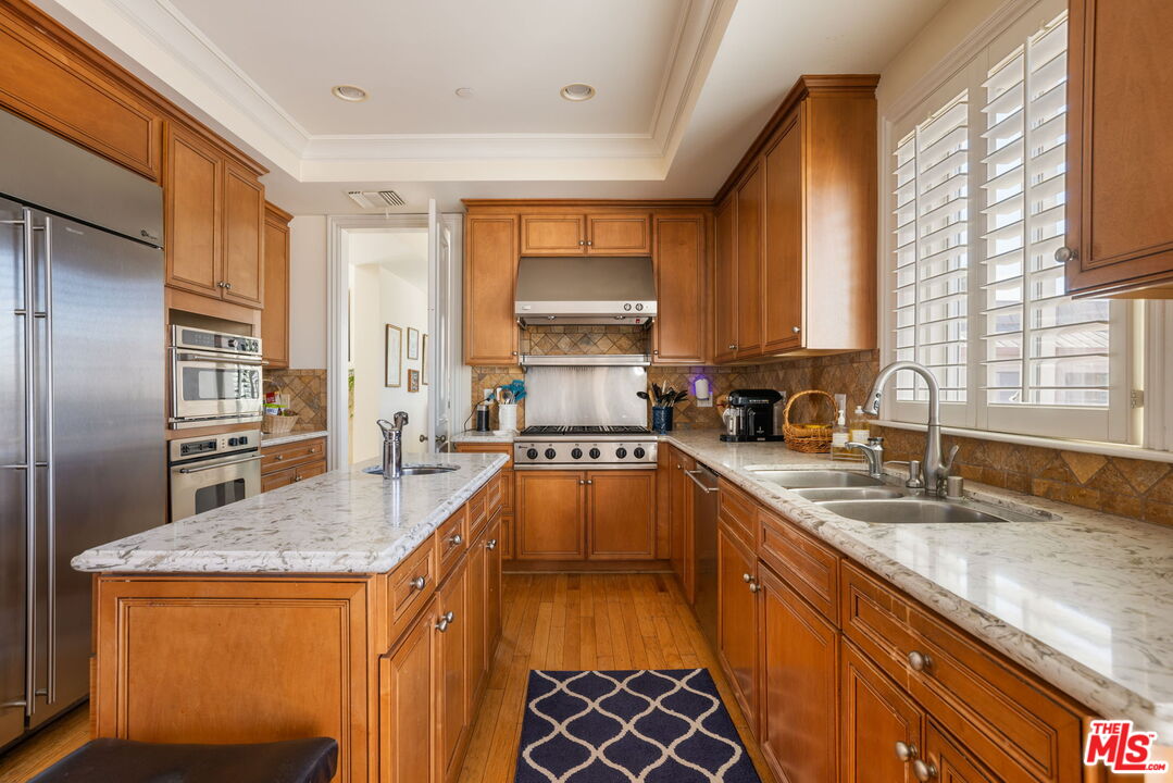 132 S Maple Dr Unit: PH3