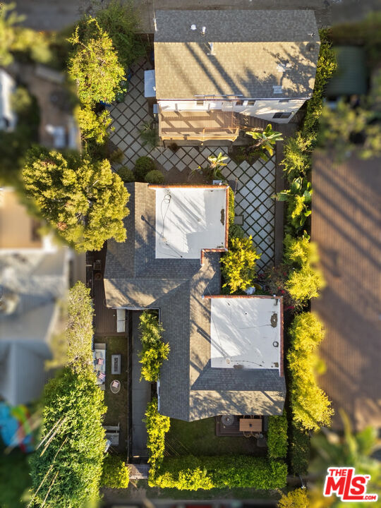 808 Venezia Ave