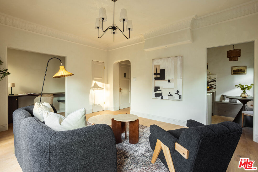 144 N Clark Dr Unit: 202
