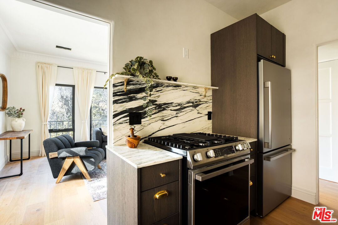 144 N Clark Dr Unit: 202