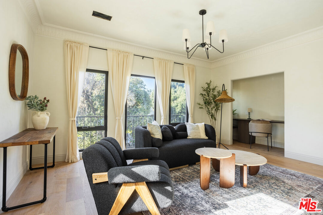 144 N Clark Dr Unit: 202