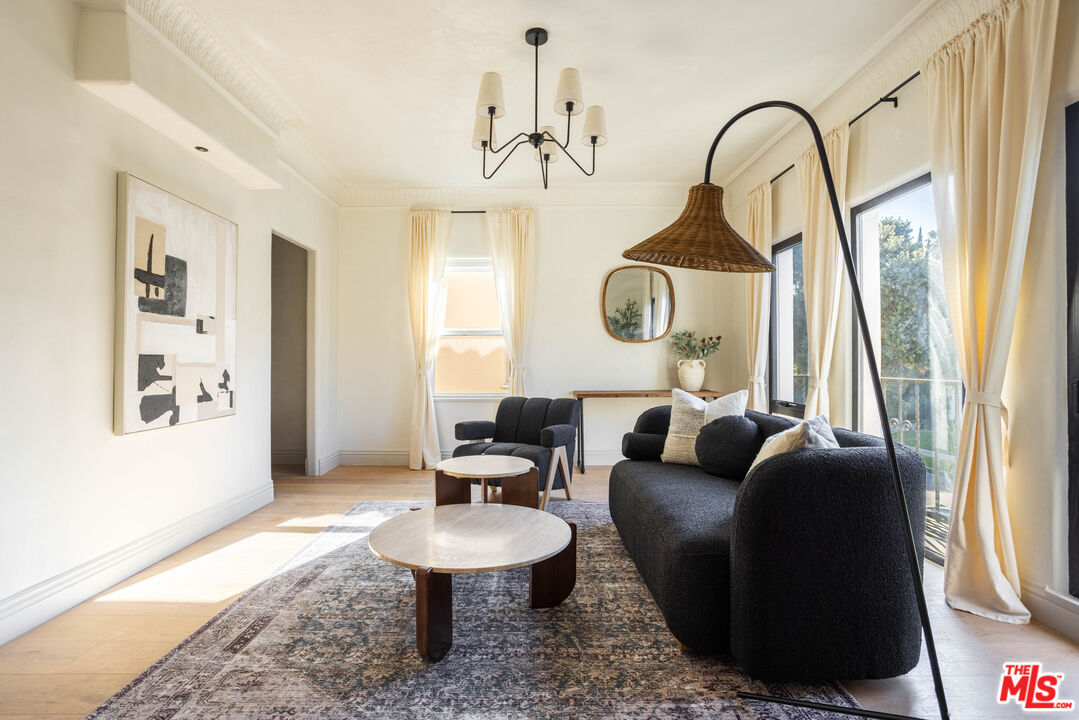 144 N Clark Dr Unit: 202