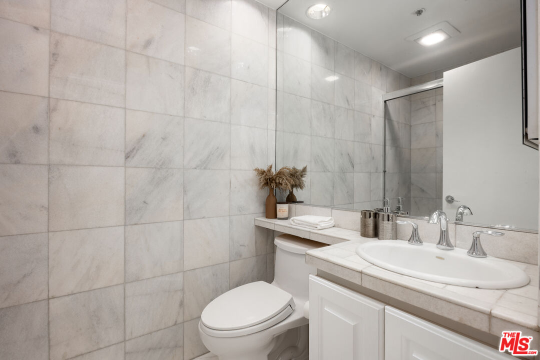 1430 S Bentley Ave Unit: 402