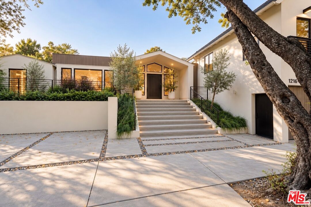 12160 Laurel Terrace Dr