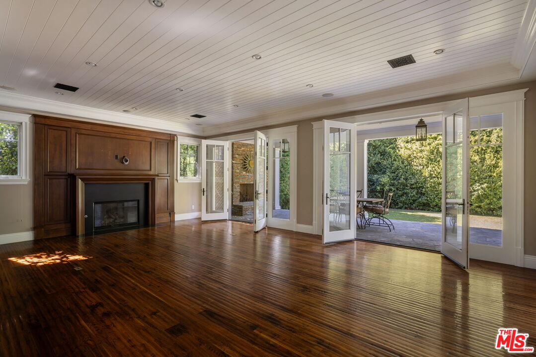 117 S Burlingame Ave