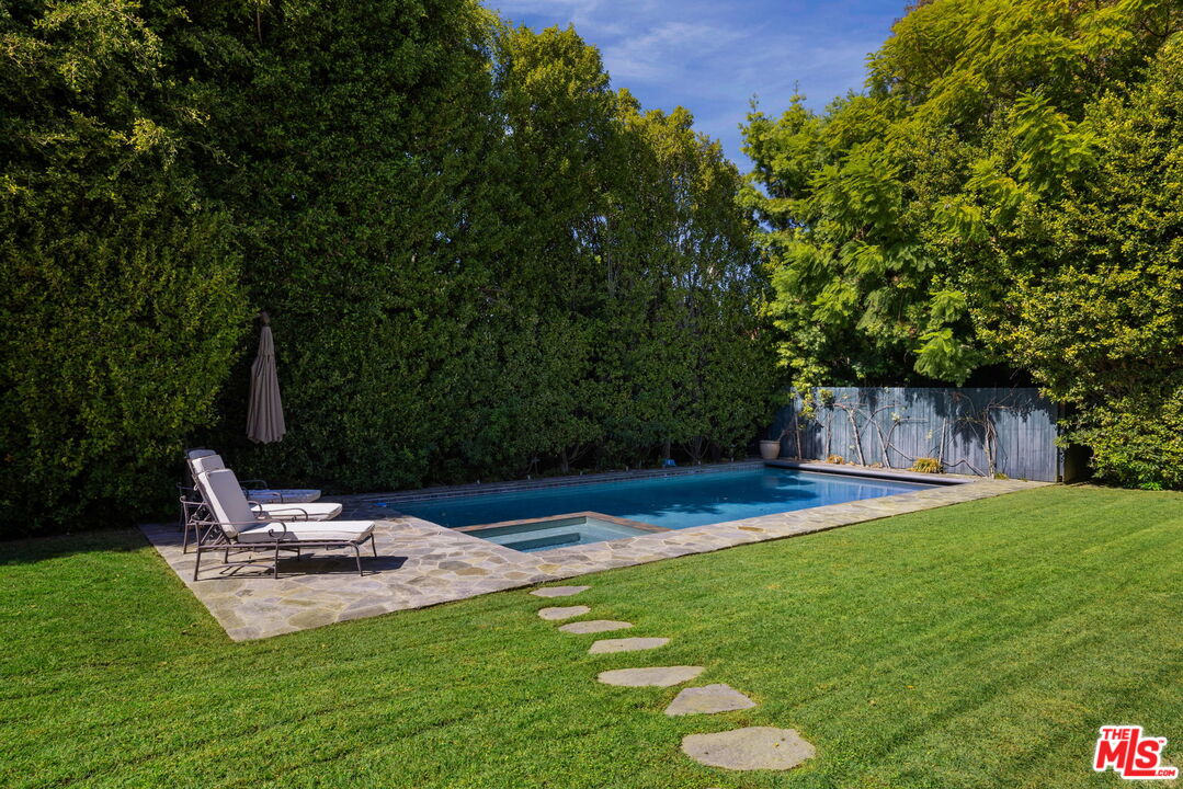 117 S Burlingame Ave