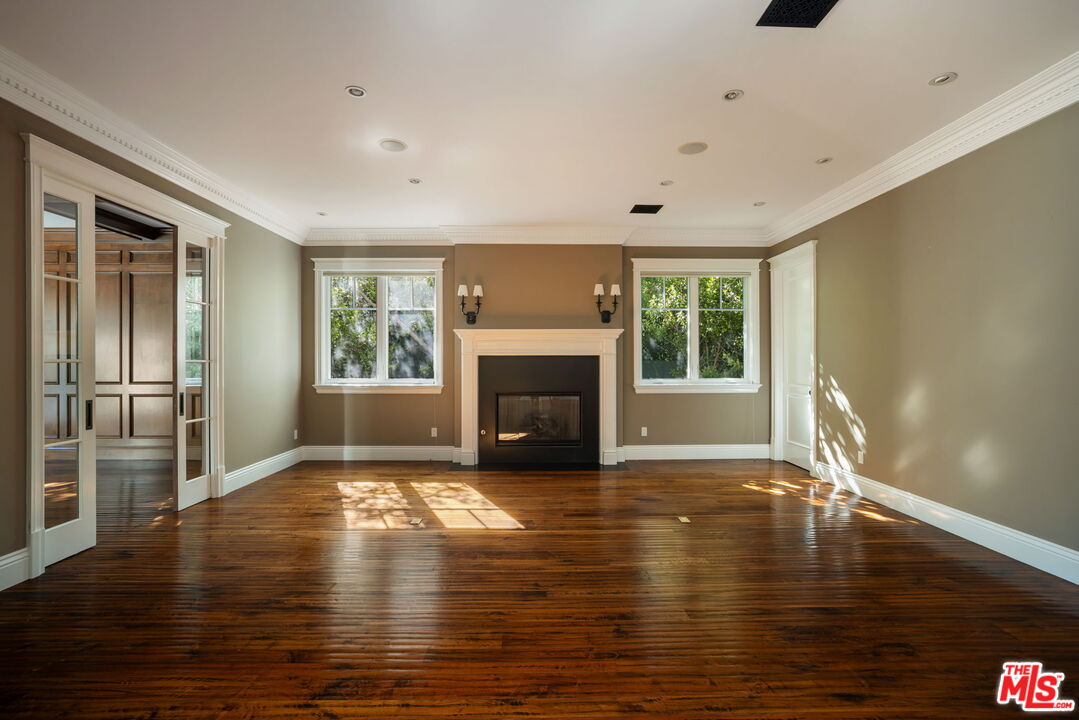 117 S Burlingame Ave
