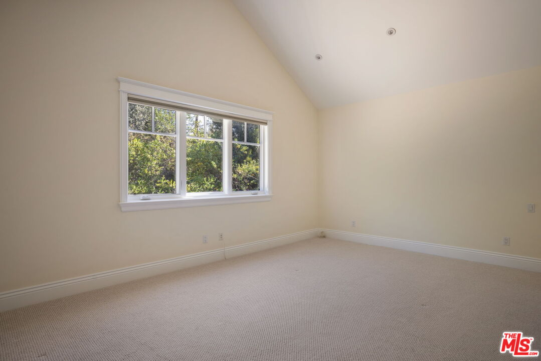 117 S Burlingame Ave