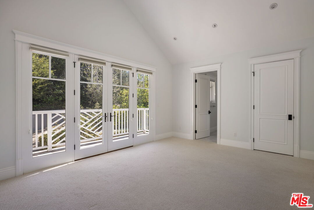117 S Burlingame Ave