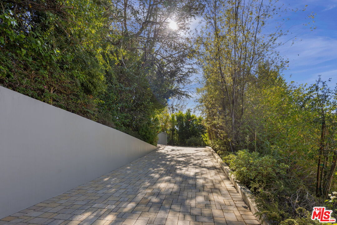 117 S Burlingame Ave