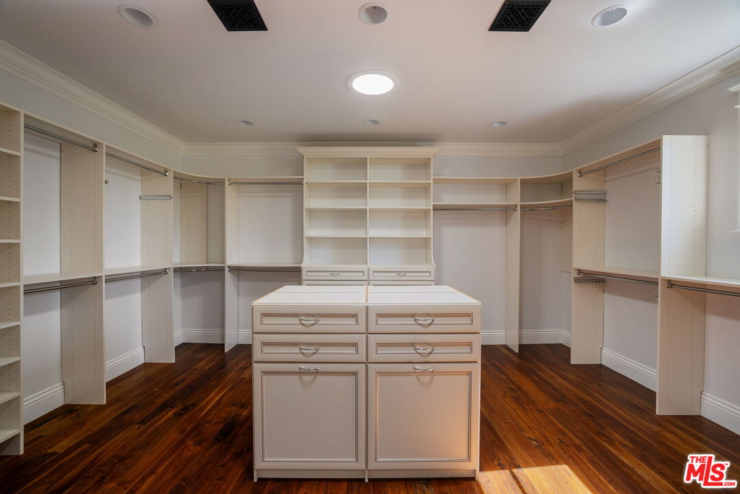 117 S Burlingame Ave