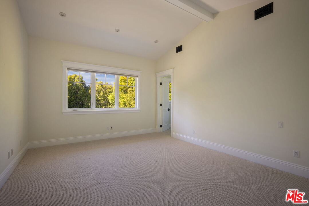 117 S Burlingame Ave
