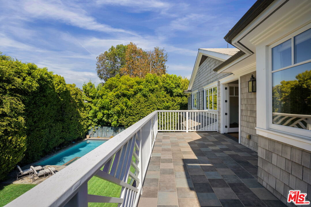 117 S Burlingame Ave