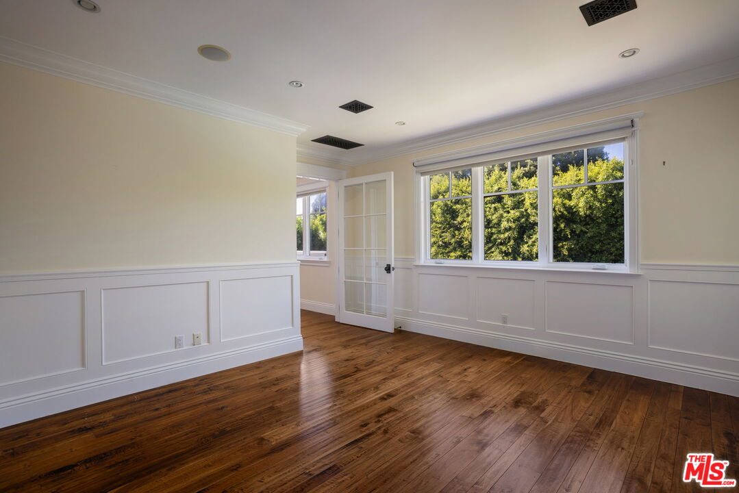 117 S Burlingame Ave