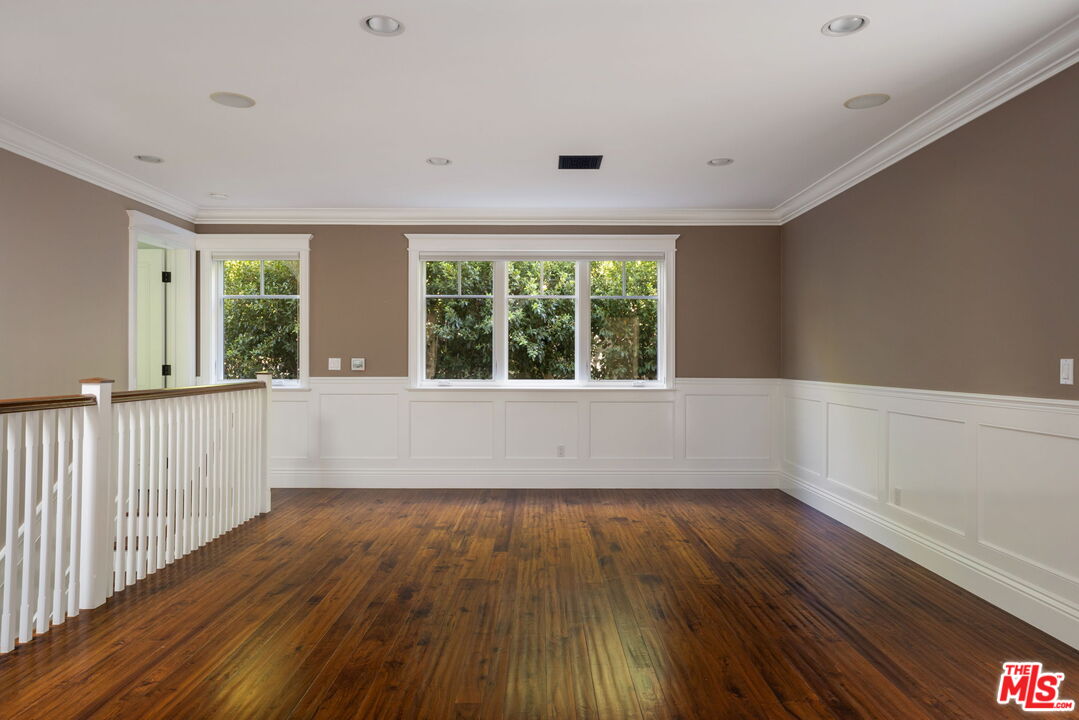117 S Burlingame Ave