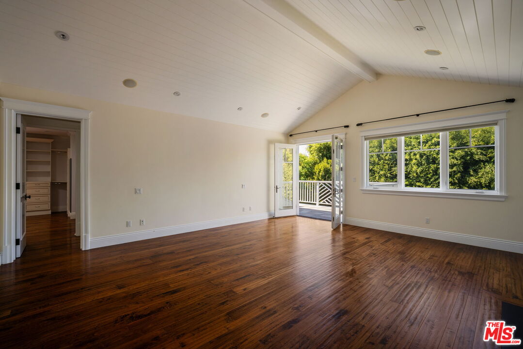 117 S Burlingame Ave