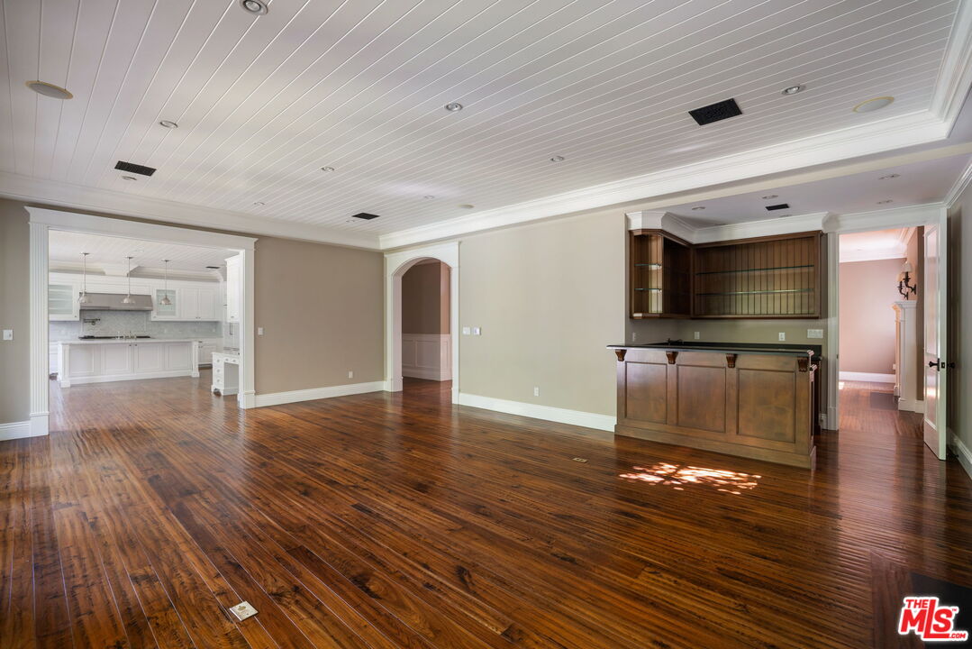 117 S Burlingame Ave