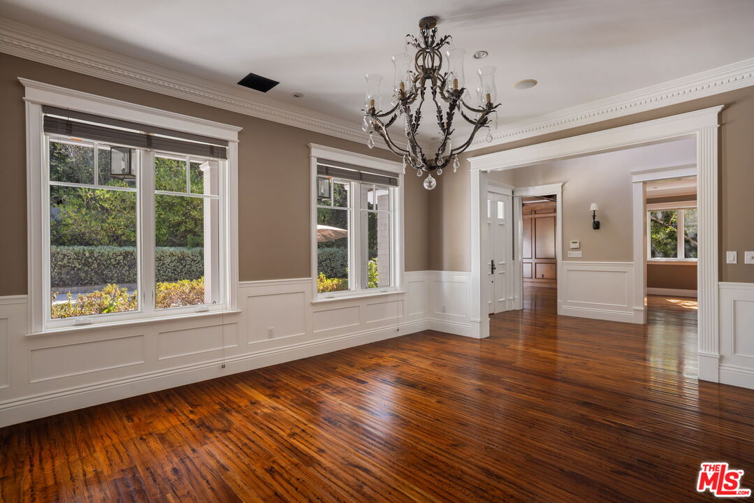 117 S Burlingame Ave