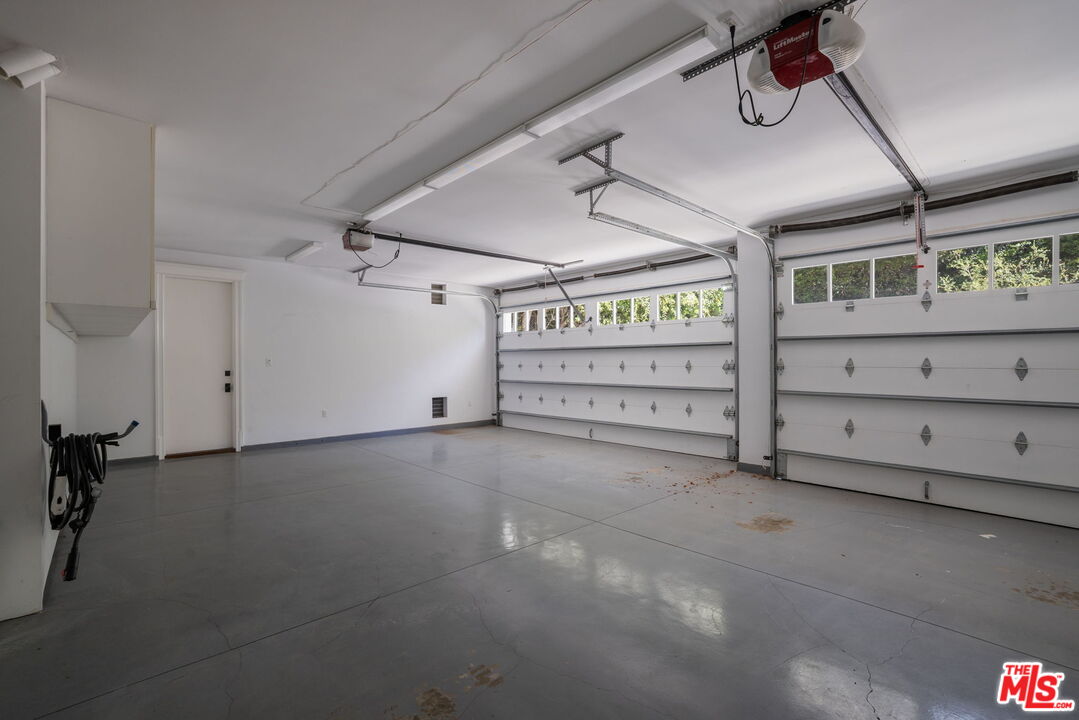 117 S Burlingame Ave