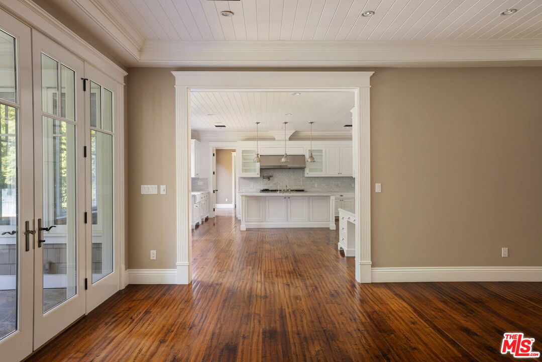 117 S Burlingame Ave