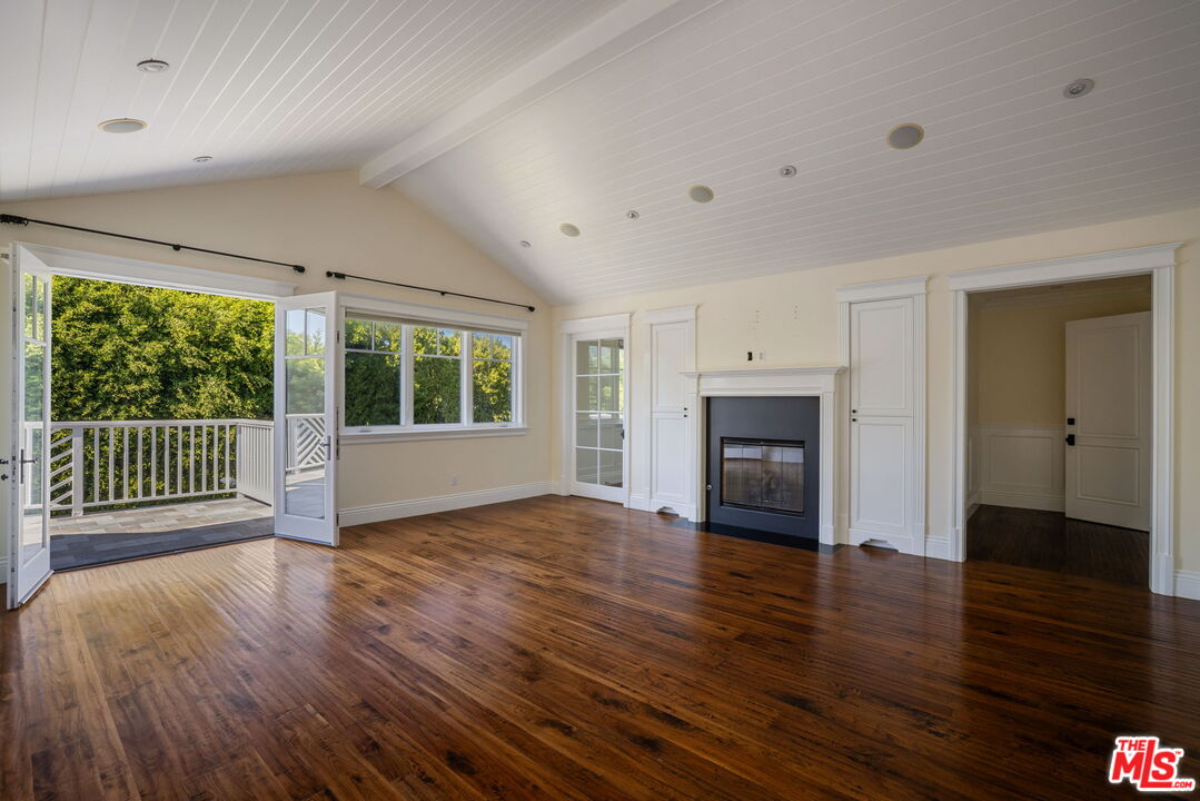 117 S Burlingame Ave