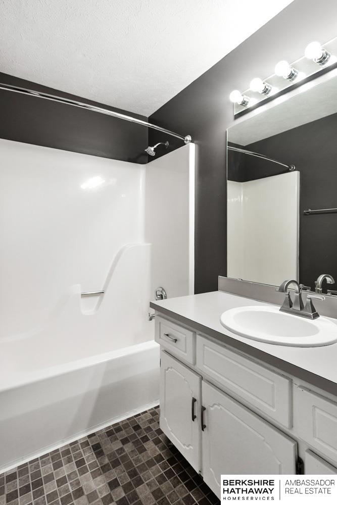 3734 Lynnwood Drive