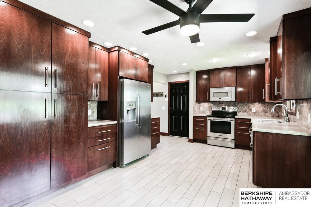 3734 Lynnwood Drive