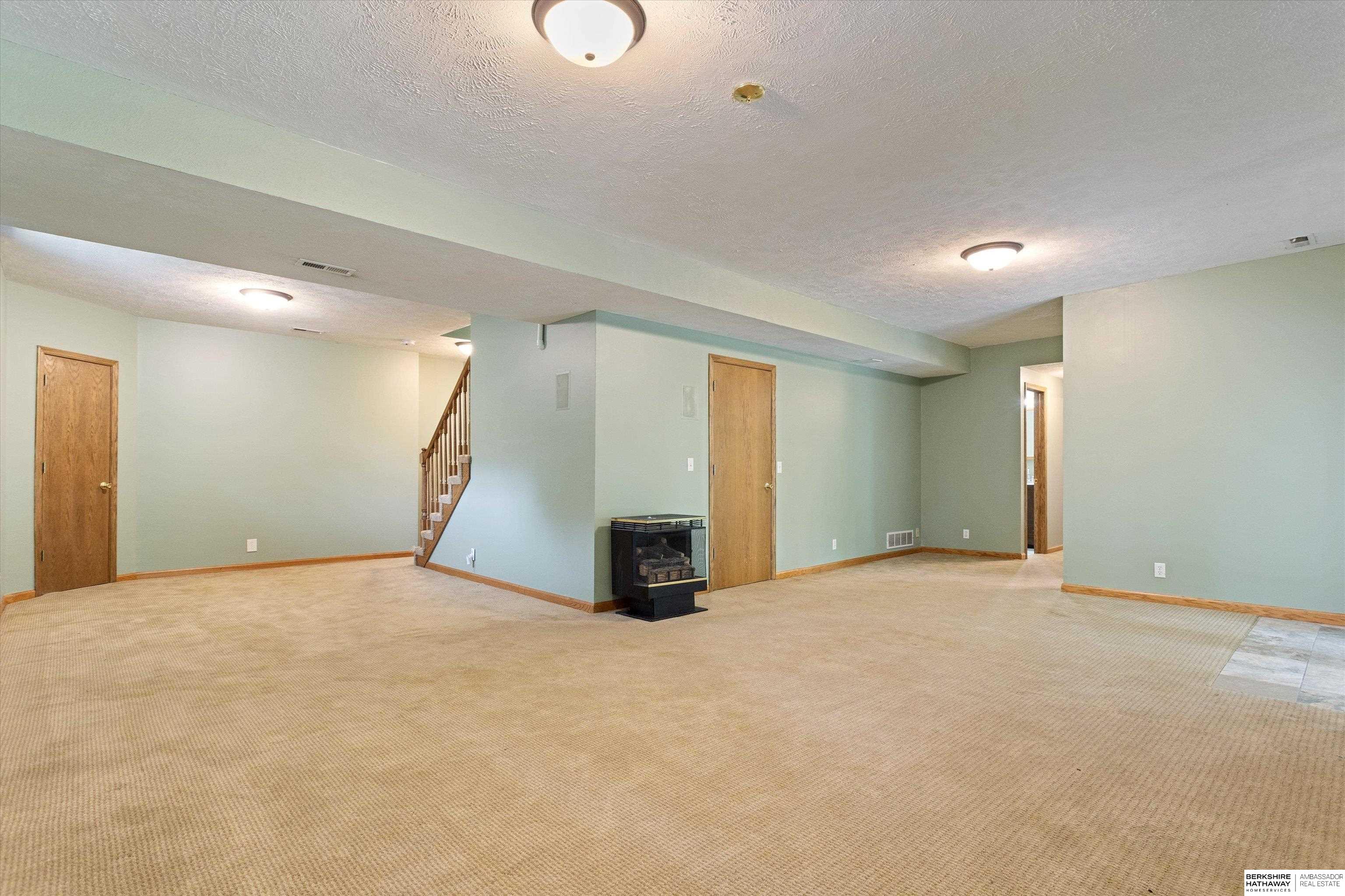 16115 Z Street