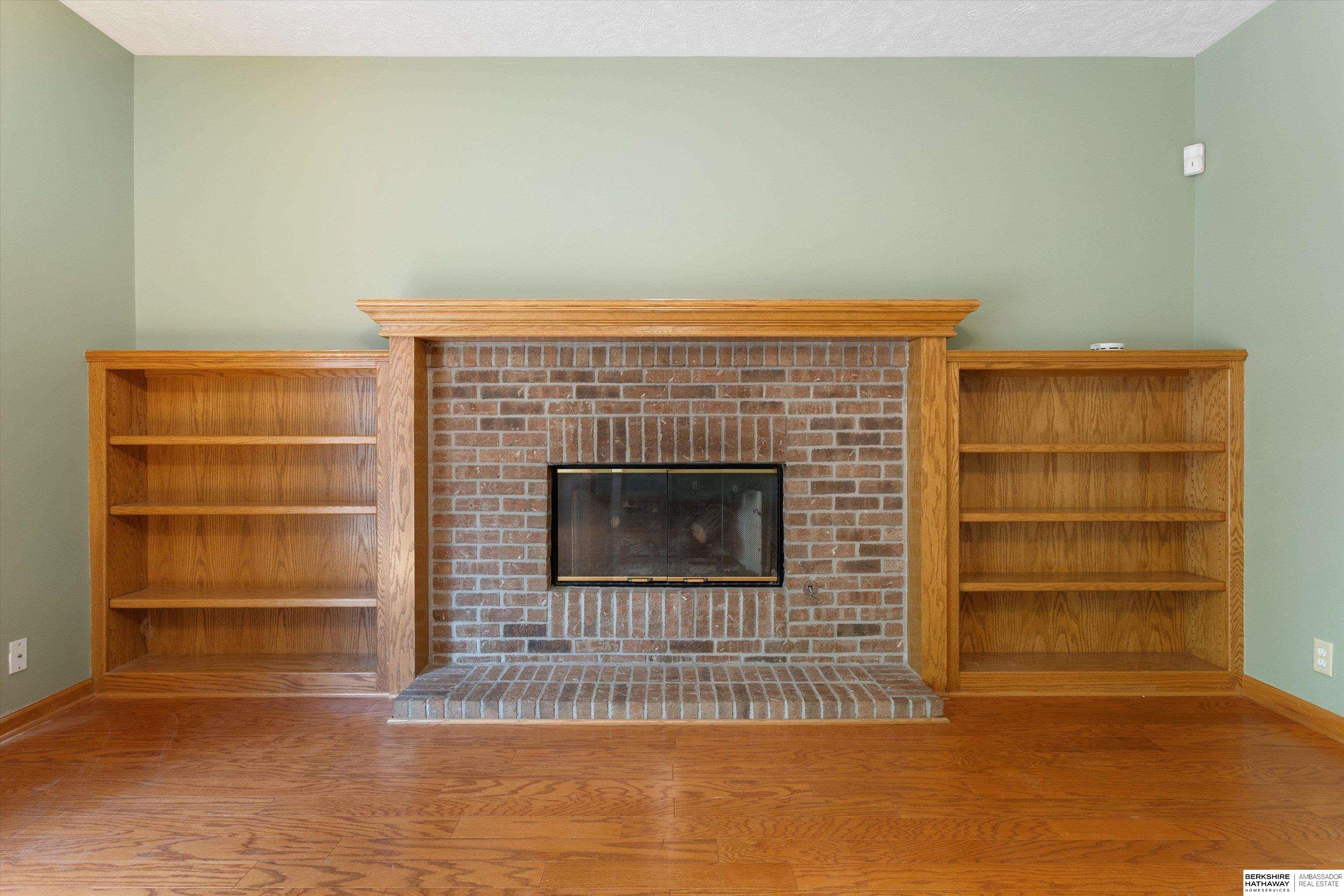 16115 Z Street