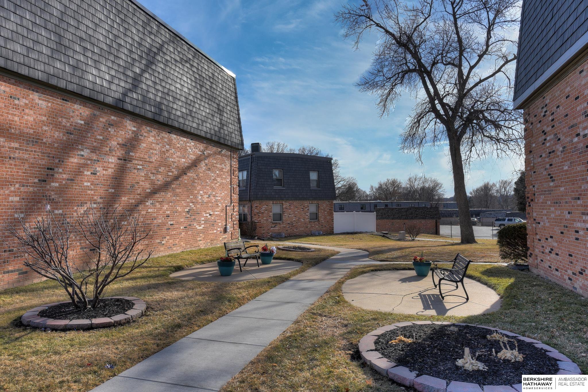12737 Woodcrest Plaza Unit: 3-319