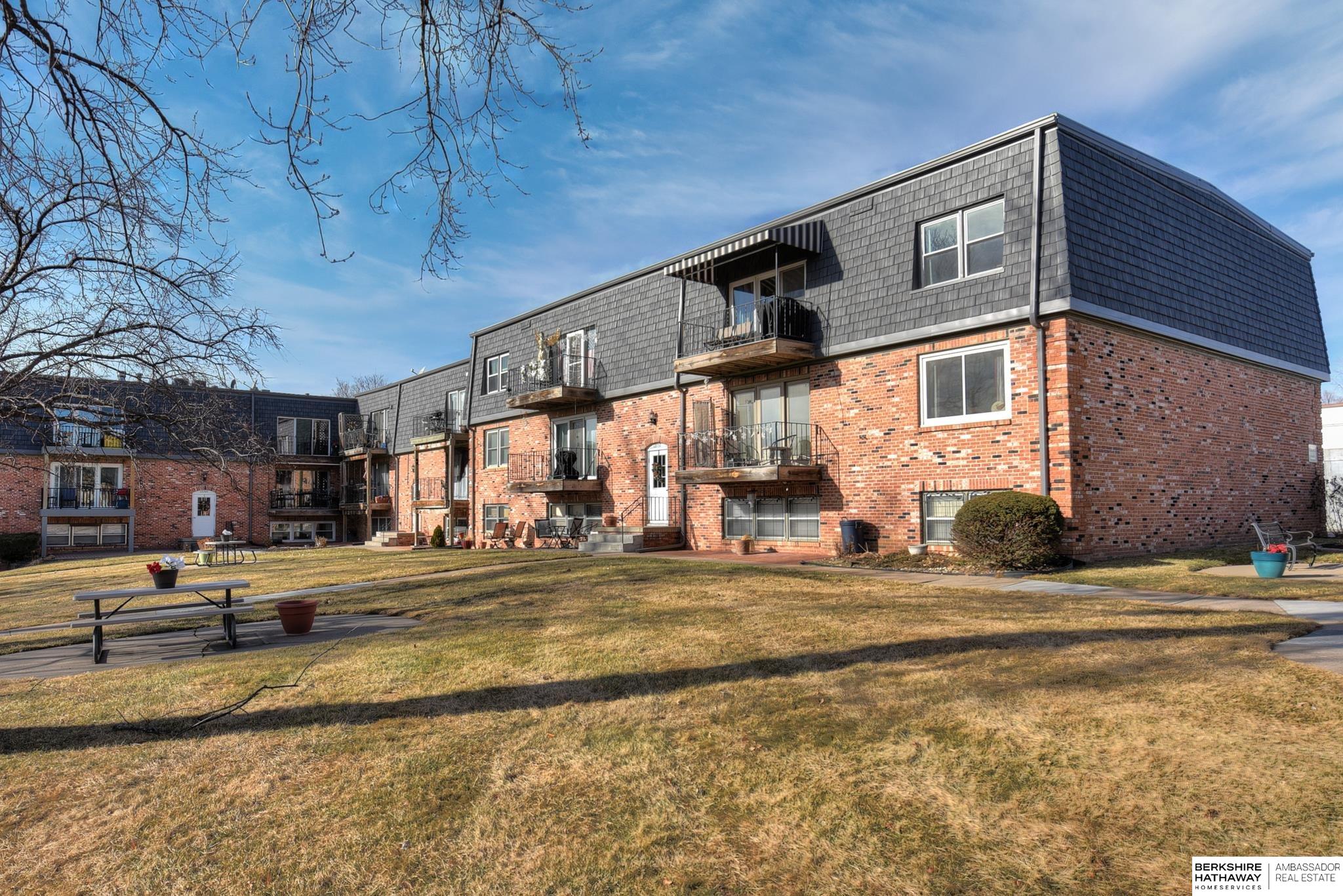 12737 Woodcrest Plaza Unit: 3-319