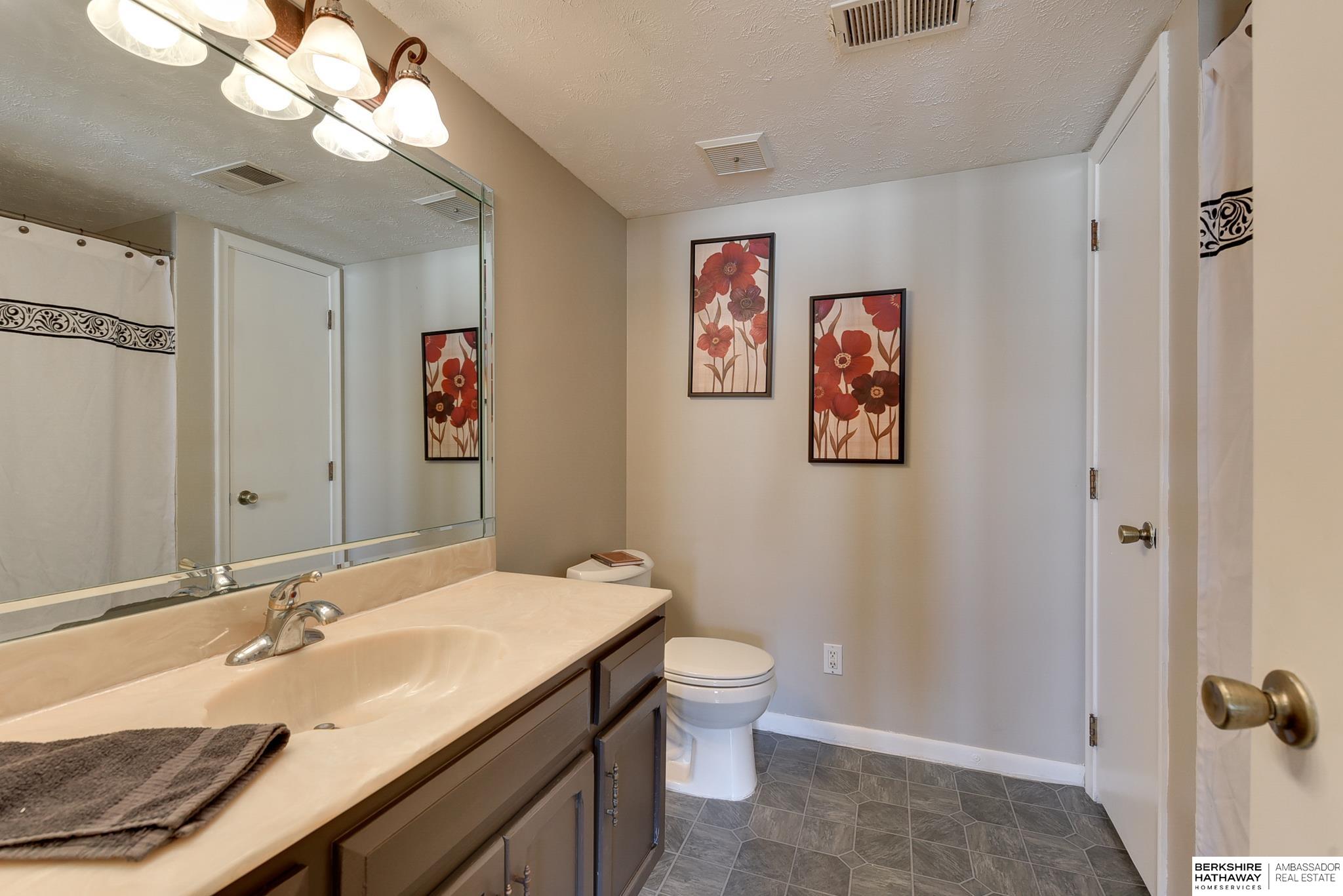 12737 Woodcrest Plaza Unit: 3-319