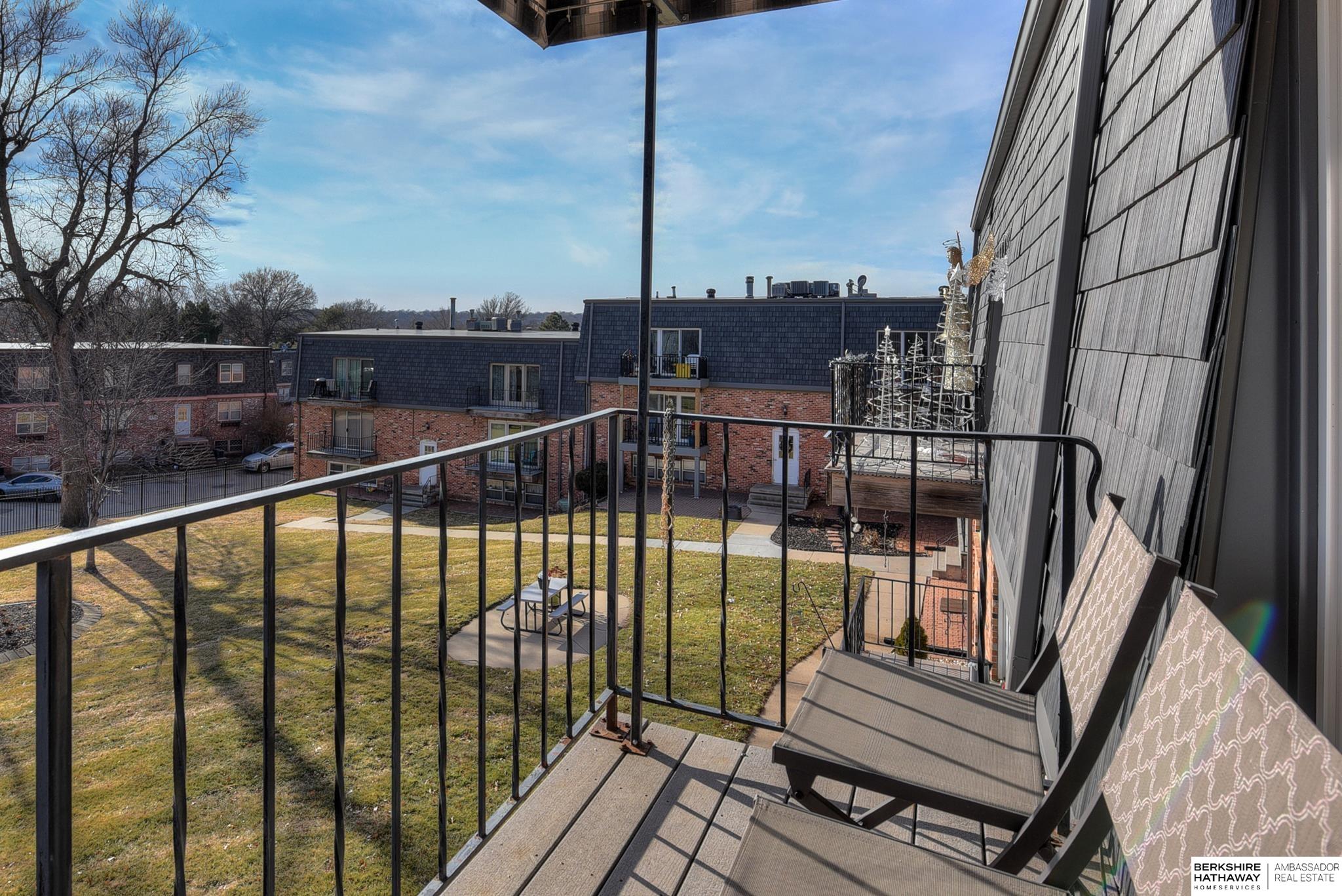 12737 Woodcrest Plaza Unit: 3-319