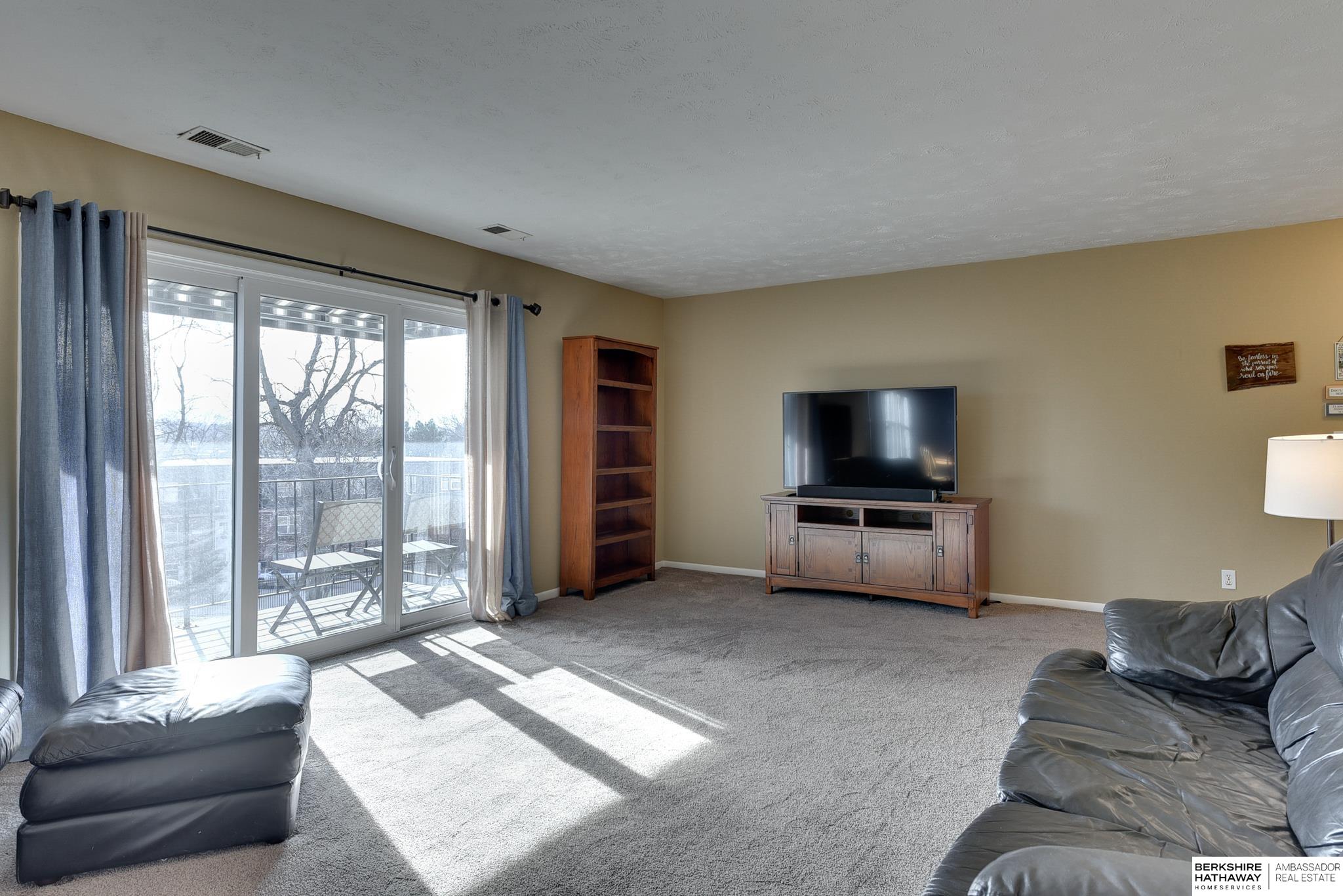 12737 Woodcrest Plaza Unit: 3-319