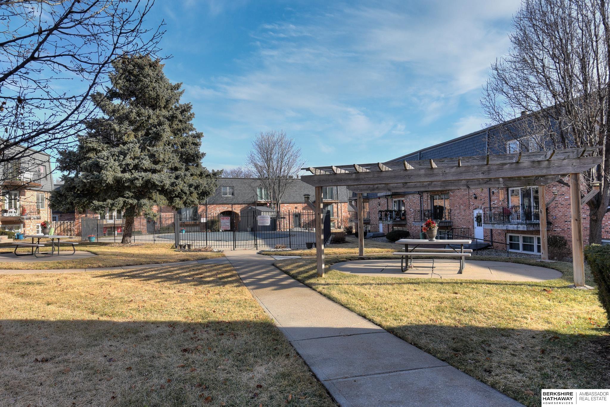 12737 Woodcrest Plaza Unit: 3-319